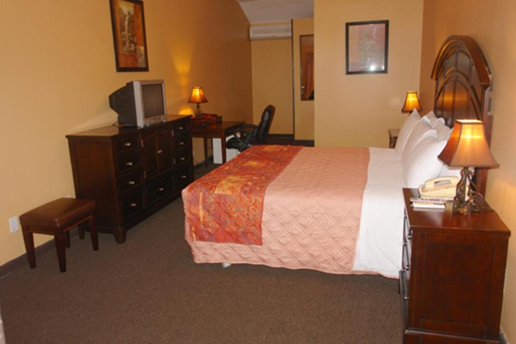 Turks And Caicos Airport Hotel 2*