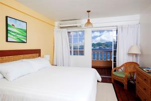 Hotel Flamboyant & 3*
