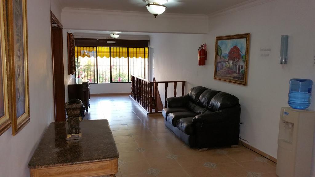 Riparbella Hotel Santo Domingo