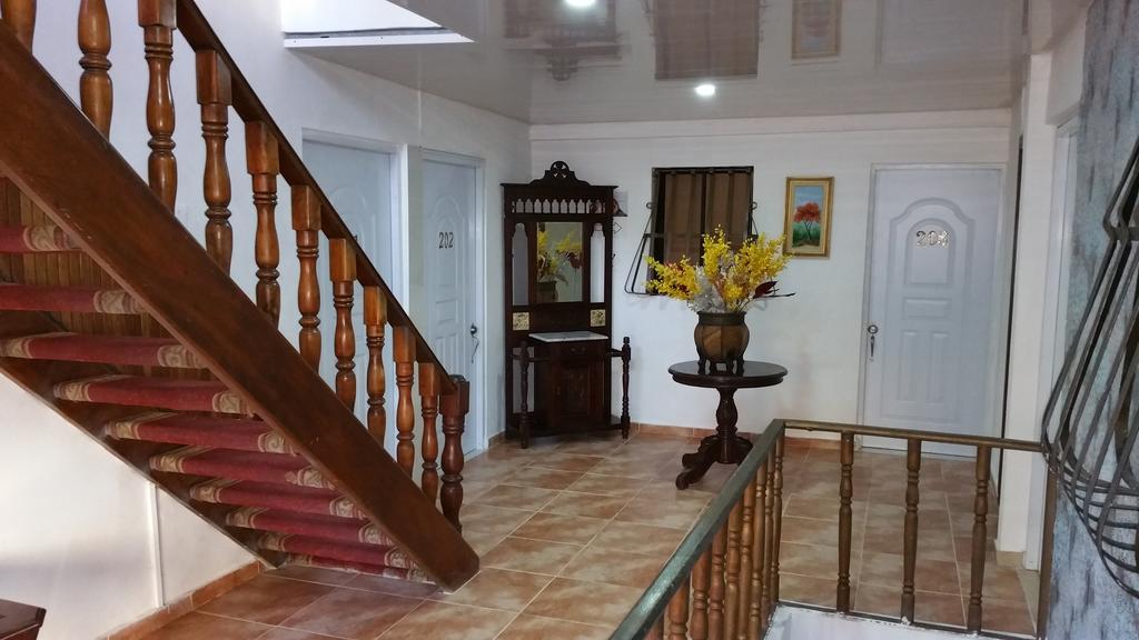 Riparbella Hotel