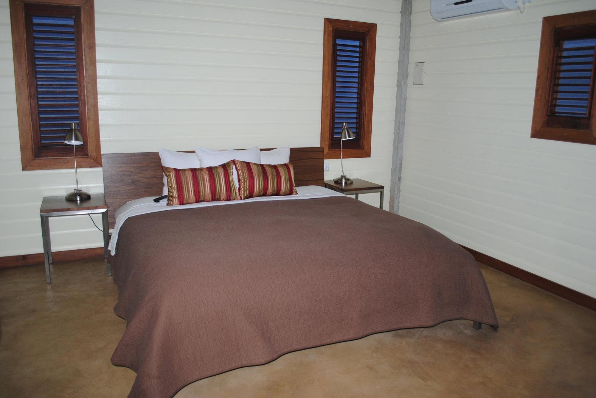 Pagua Bay House - Oceanfront Cabana's Hotel Marigot