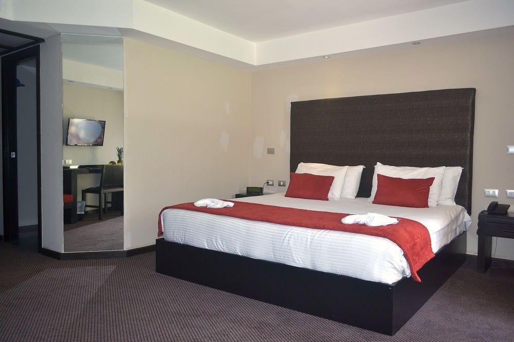 Savoy Boutique 4*