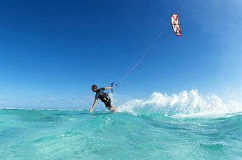 Compass Point Dive 3*
