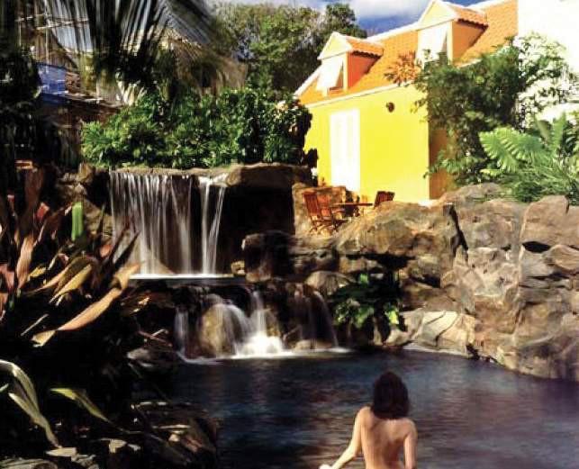 Kura Hulanda Village & 3*