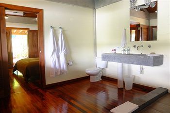 Pagua Bay House - Oceanfront Cabana's Hotel