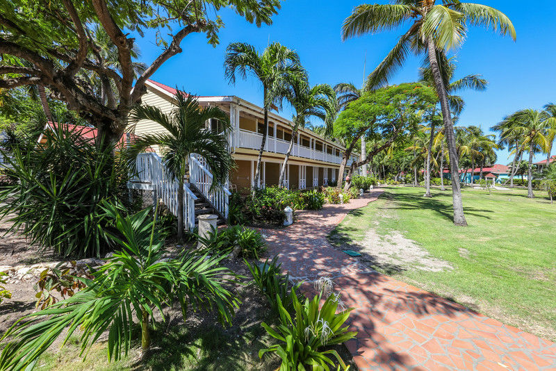 Resort Pineapple Beach Club (adults Only)