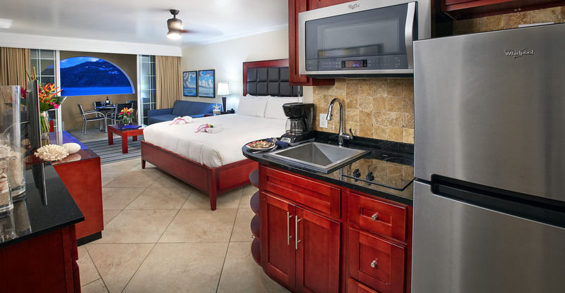 Divi Little Bay Resort 4*