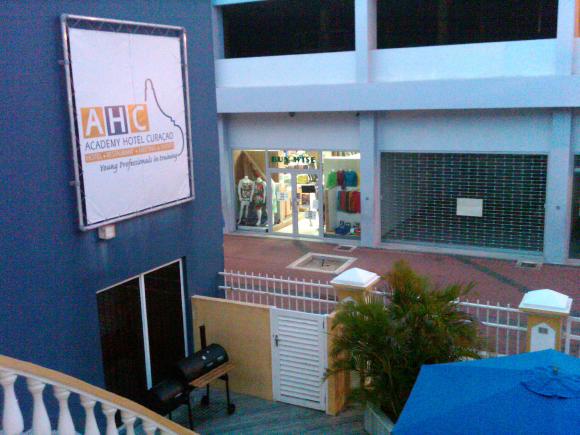 Academy Curacao 3* Willemstad