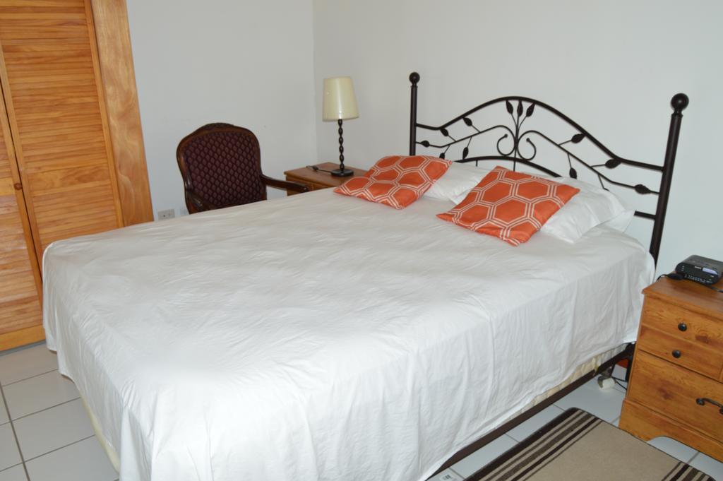 Royal Cove Apartment