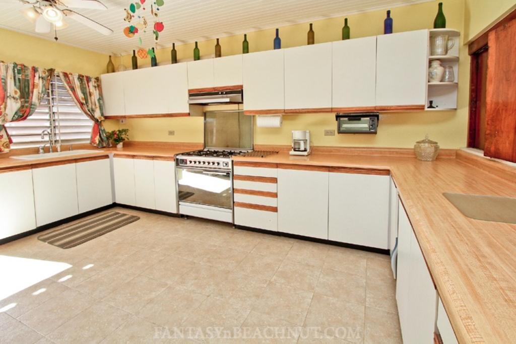 Fantasy & Beachnut Villas Rio Bueno Harbour