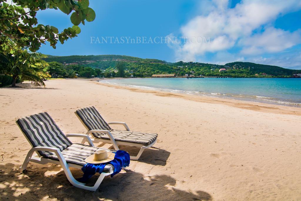 Fantasy & Beachnut Villas *