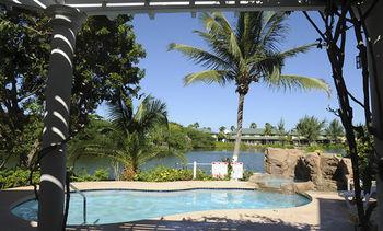 Shangri-La Boutique Bed & Breakfast West Bay