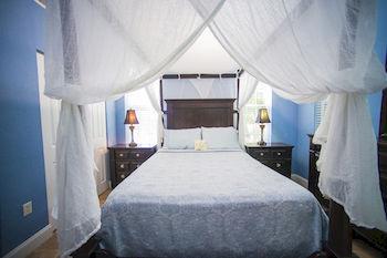 Shangri-La Boutique Bed & Breakfast Bed & Breakfast West Bay