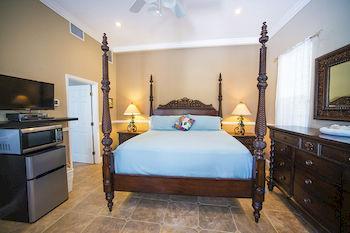 Shangri-La Boutique Bed & Breakfast West Bay