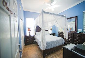 Shangri-La Boutique Bed & Breakfast Bed & Breakfast
