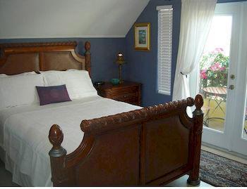 Shangri-La Boutique Bed & Breakfast 4*