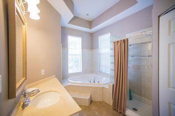Shangri-La Boutique Bed & Breakfast Bed & Breakfast West Bay