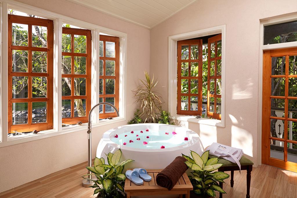 Resort Bay Rosalie