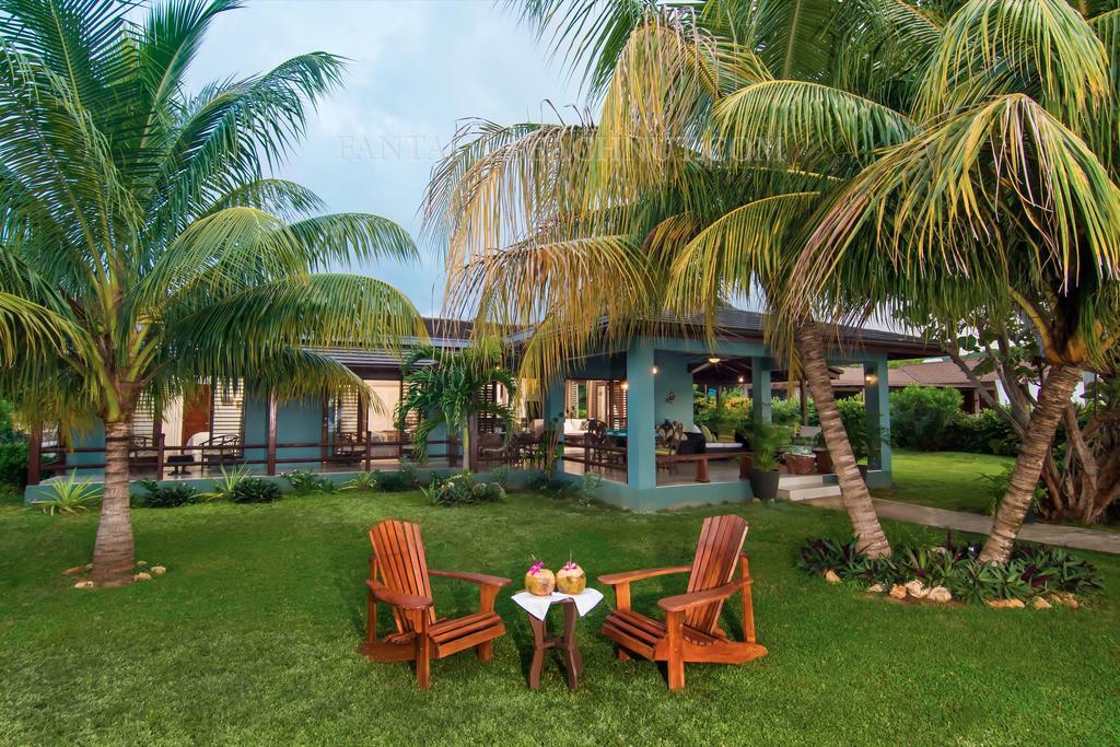 Fantasy & Beachnut Villas *
