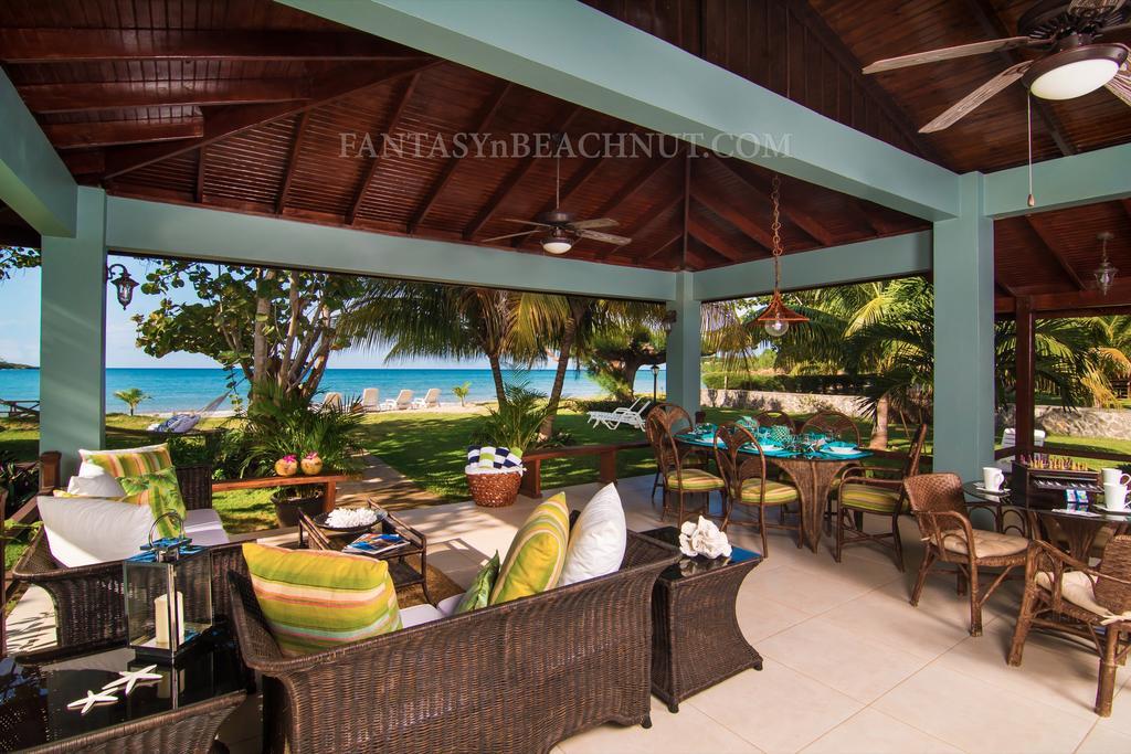 Fantasy & Beachnut Villas Villa