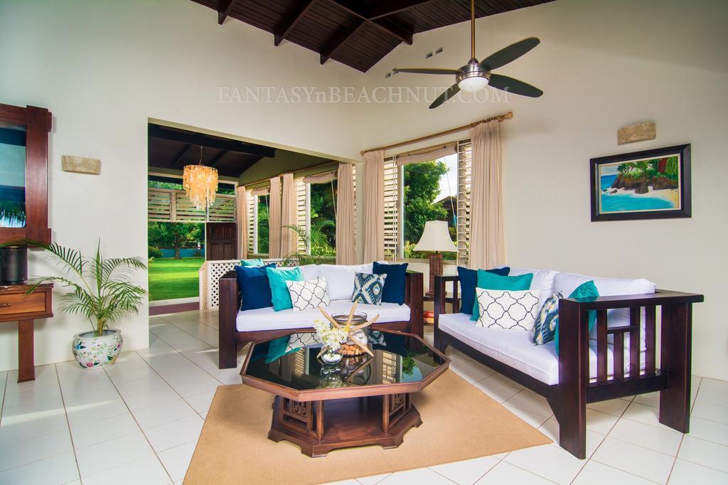 Fantasy & Beachnut Villas *