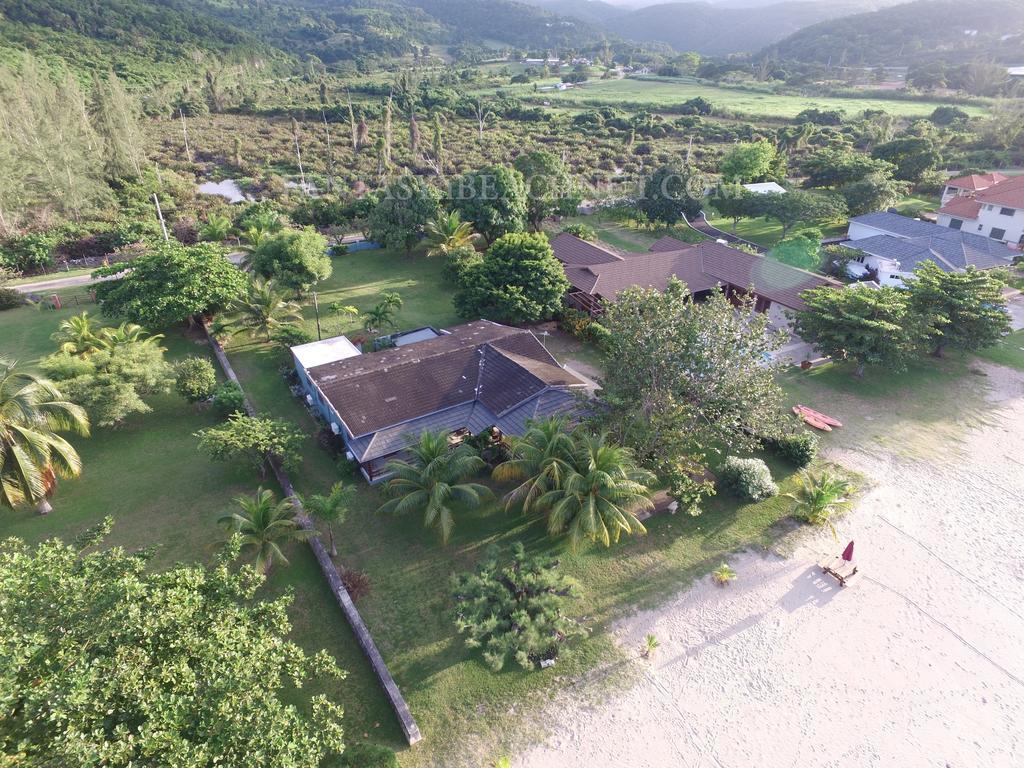 Fantasy & Beachnut Villas * Rio Bueno Harbour