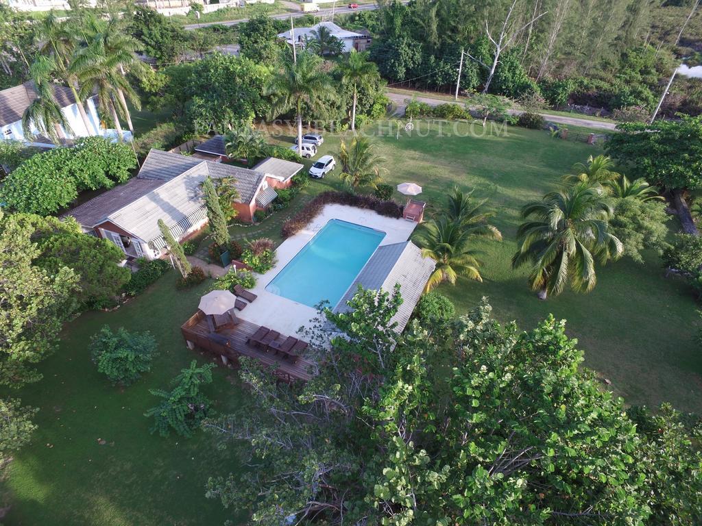 Fantasy & Beachnut Villas Villa