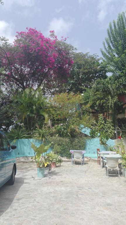 Blue Mango Cottages * Castara