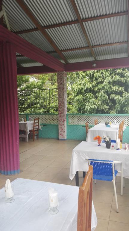 Blue Mango Cottages Guest house *