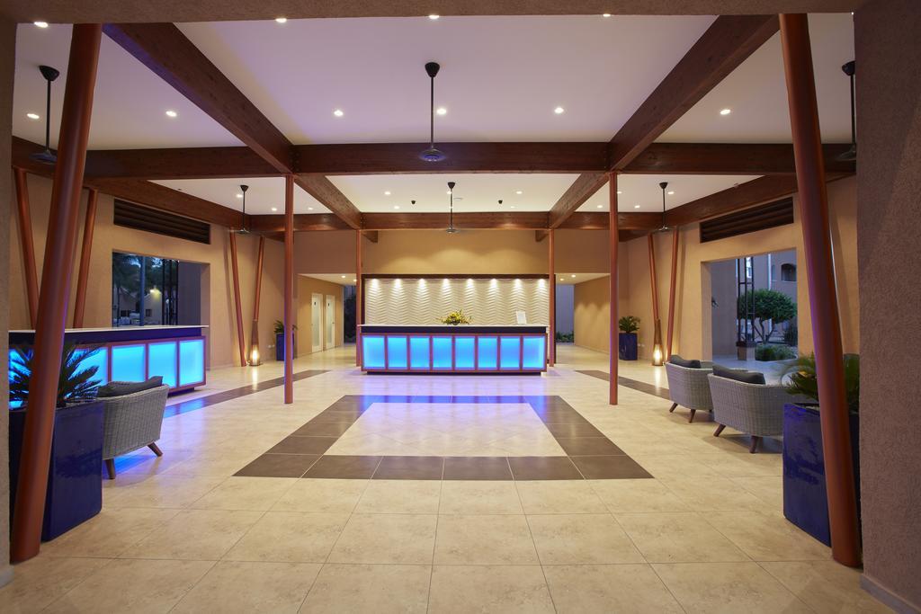 - Divi Dutch Village Resort 4*