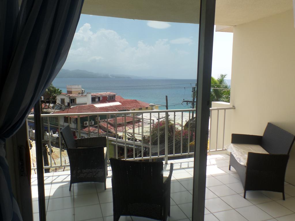 Club Hotel
