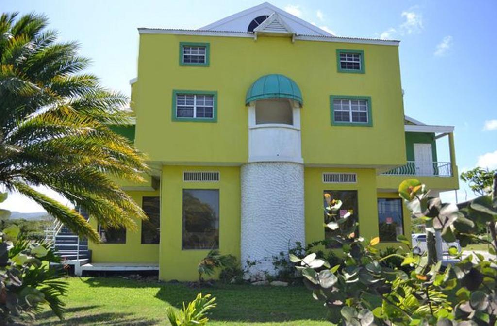 Caribbean Holiday Aparthotel 2*