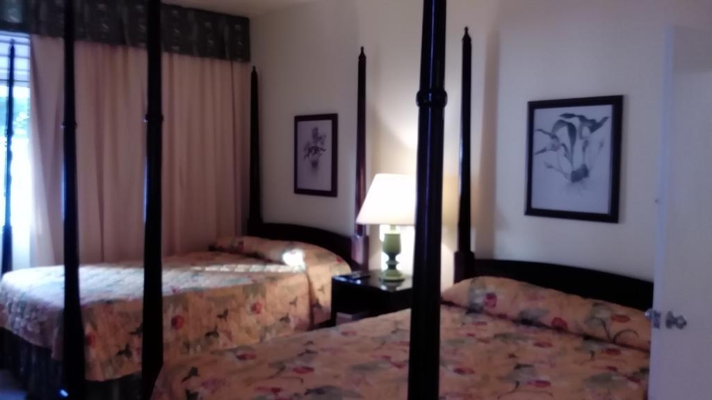 Shaw Park & Hotel 3*
