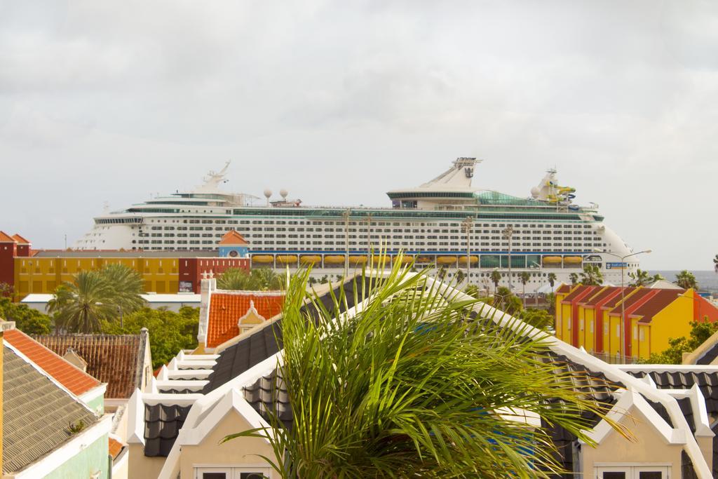 Hotel Curacao 3*