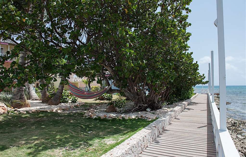 Guest house Arawak Beach