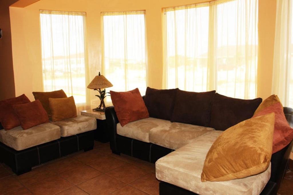 Turks And Caicos Airport 2*