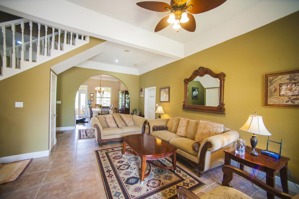 Bed & Breakfast Shangri-La Boutique Bed & Breakfast West Bay