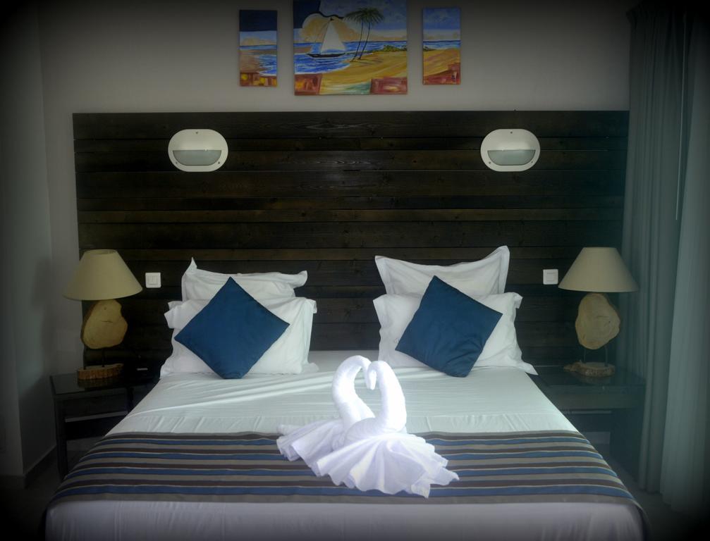 Bois Joli Hotel 3*