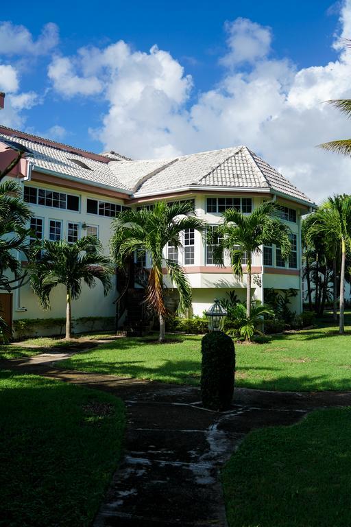 Dora Mae * Ocho Rios