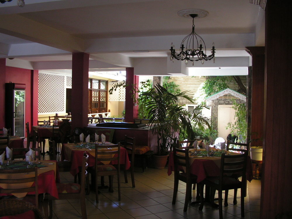 Sutton Place Hotel 3*
