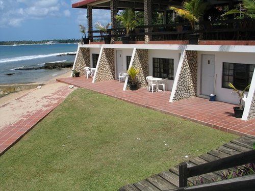 Sandy Point Village 2*