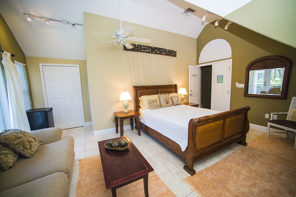 Shangri-La Boutique Bed & Breakfast Bed & Breakfast 4*