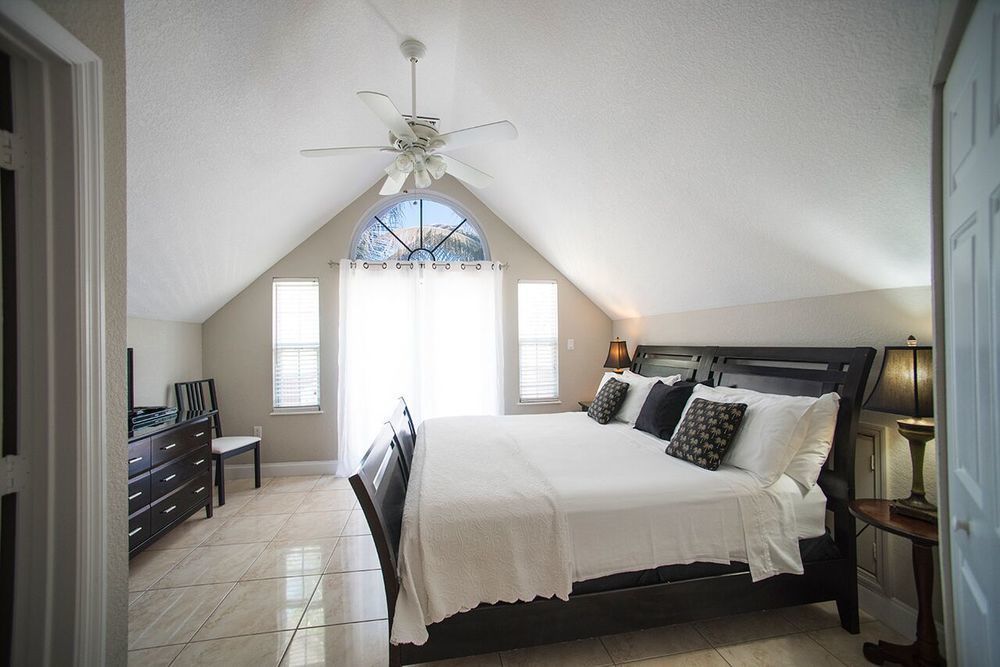 Shangri-La Boutique Bed & Breakfast Bed & Breakfast 4*
