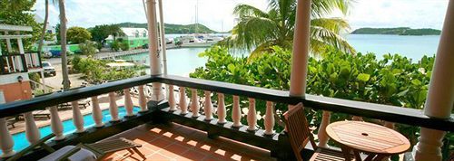 Hotel The Catamaran