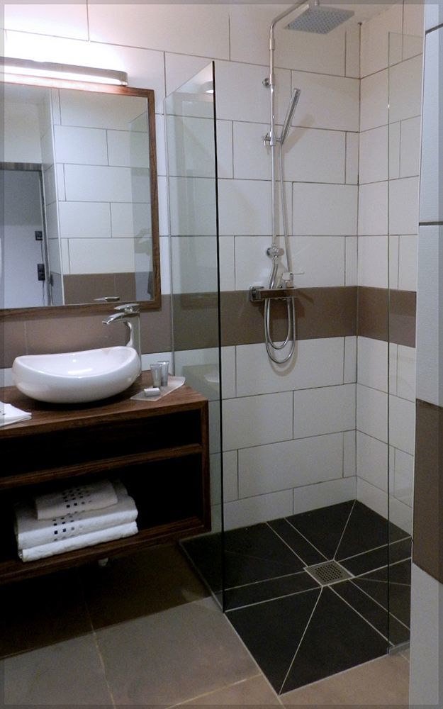 Savane Hotel 2*