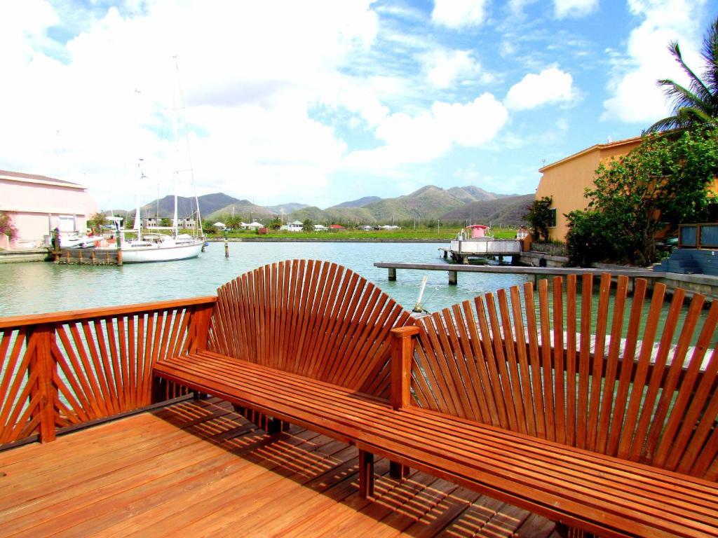 Hbk At Aparthotel Jolly Harbour