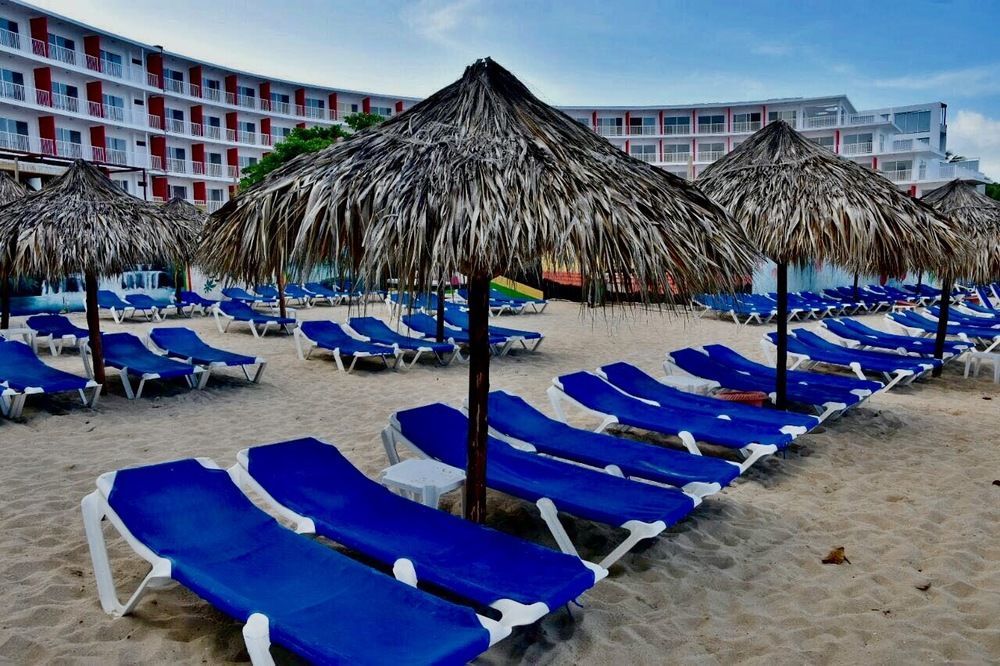 Grand Decameron Cornwall Beach, A Trademark All-Inclusive Resort Resort 4*