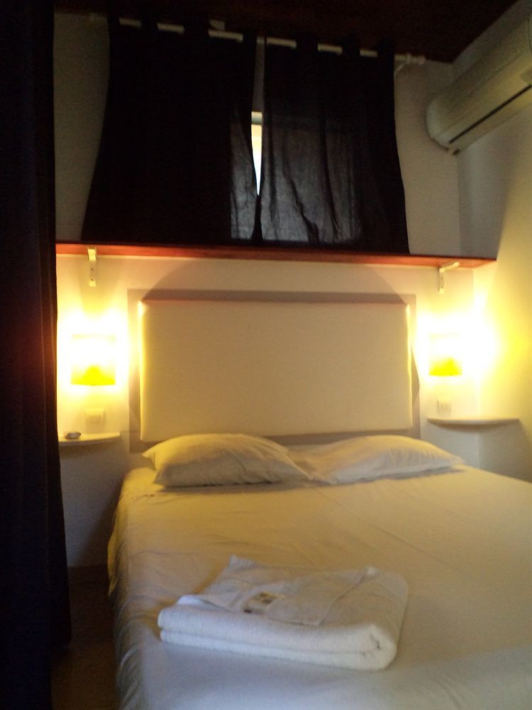 Aparthotel Courbaril *