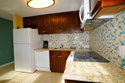 Elysian Resort 3*