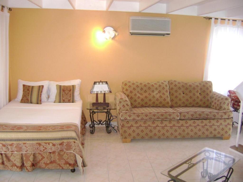At The Ridge Aparthotel Ocho Rios